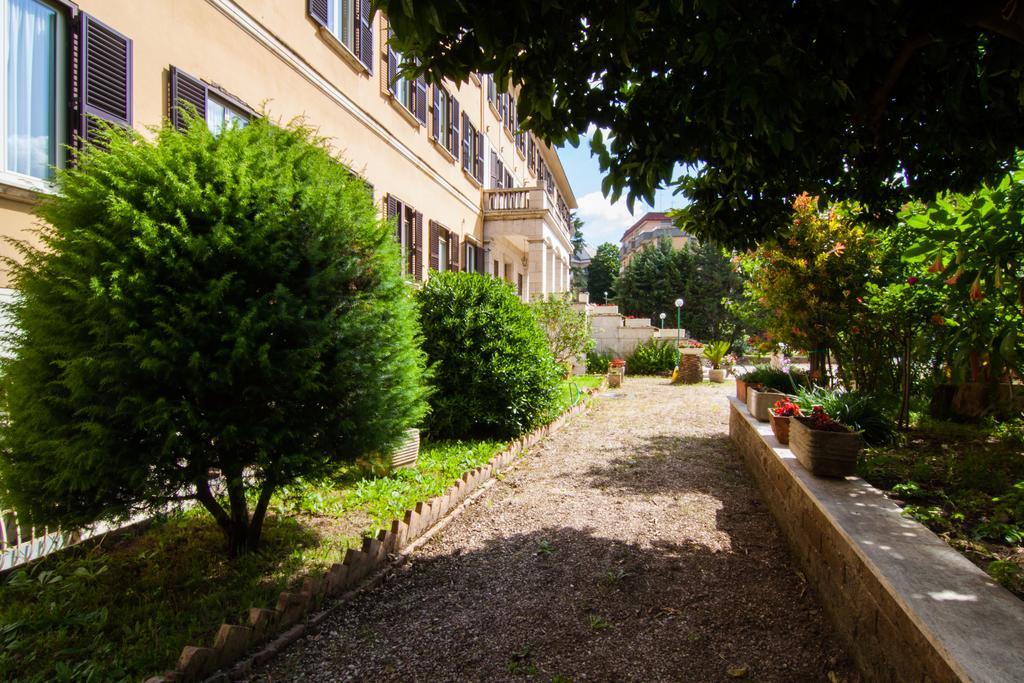 Ostello Villa Monte Mario Roma Exterior foto