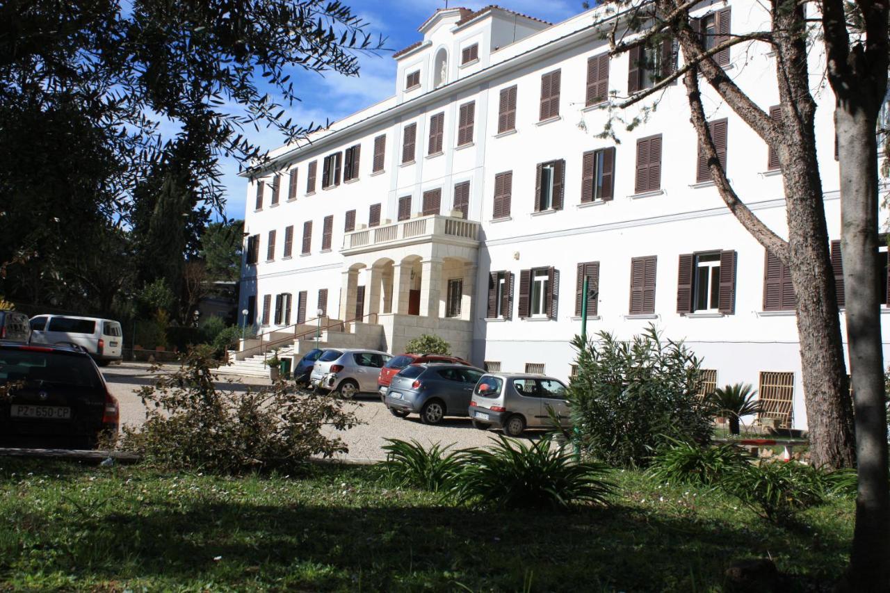Ostello Villa Monte Mario Roma Exterior foto